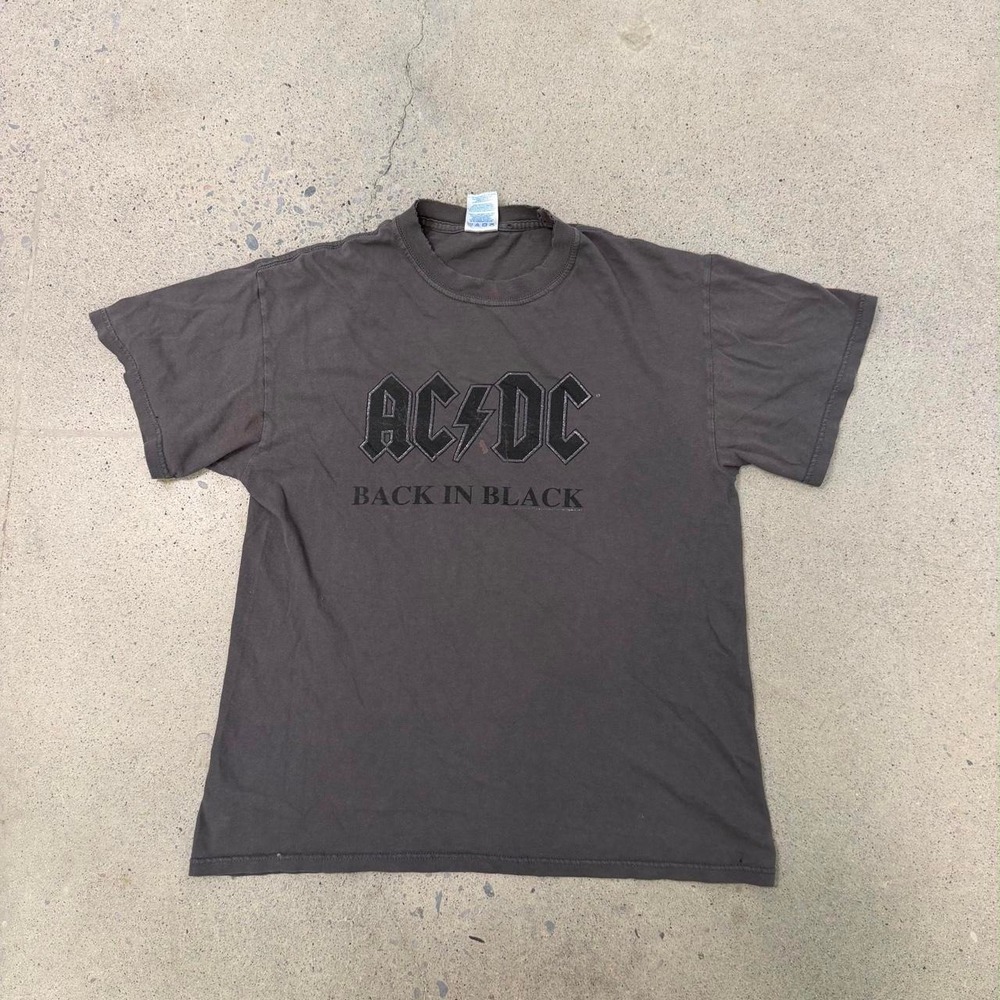 Vintage 2001 AC/DC Back in Black Tour Band T-Shirt (Size Medium)